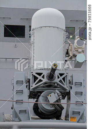 海上自衛隊　護衛艦てるづきの20㎜多銃身機関砲（CIWS　シーウス） 79853666