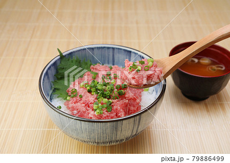 ねぎとろ丼 79886499