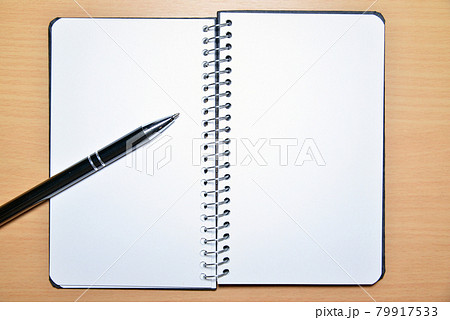 【メモ帳とボールペン】文房具 筆記用具 書く 【メモ帳とボールペン】文房具 筆記用具 書く 79917533