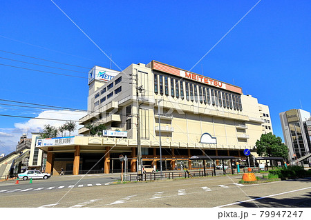 名古屋鉄道神宮前駅駅ビル西口の風景 79947247