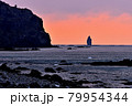 積丹神威岬の夕景。 79954344