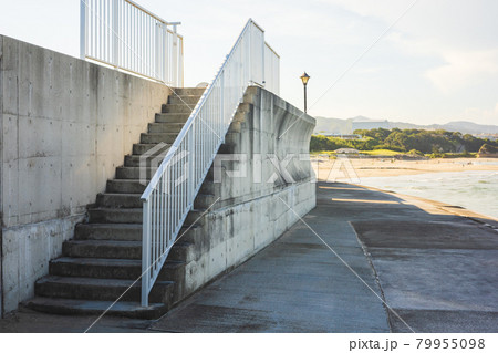 茨城県日立市　河原子海岸の防潮堤 79955098