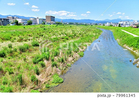萩原橋/浅川より上流方面を望む(東京都八王子市)【2021.7】 萩原橋/浅川より上流方面を望む(東京都八王子市)【2021.7】 79961345