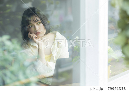 リモートワーク 79961358