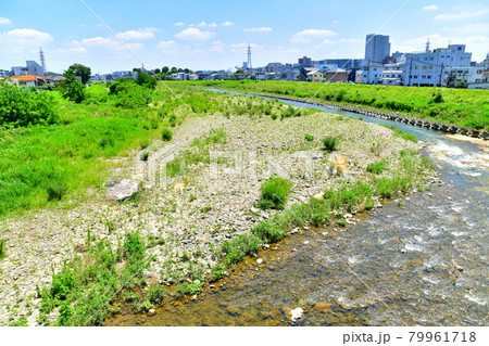 萩原橋/浅川より下流方面を望む(東京都八王子市)【2021.7】 萩原橋/浅川より下流方面を望む(東京都八王子市)【2021.7】 79961718