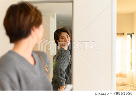 玄関にて… 玄関にて… 79961956