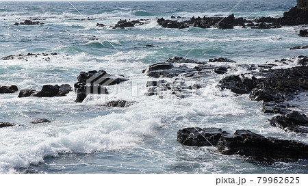 荒れた日本海の風景 荒れた日本海の風景 79962625