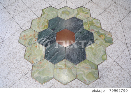 東京駅　0キロポスト 79962790