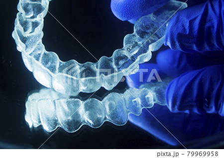 Invisible bracket aligners Invisible bracket aligners 79969958