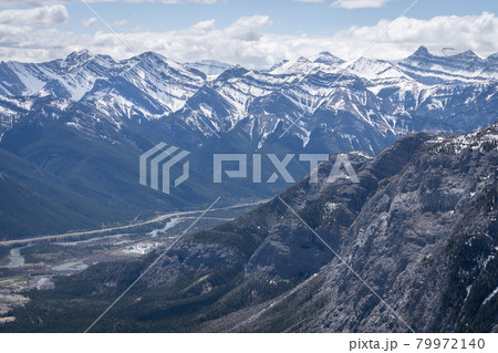 Beautiful alpine valley, shot at Mt Yamnuska trail, Canadian Rockies, Alberta, Canada 79972140