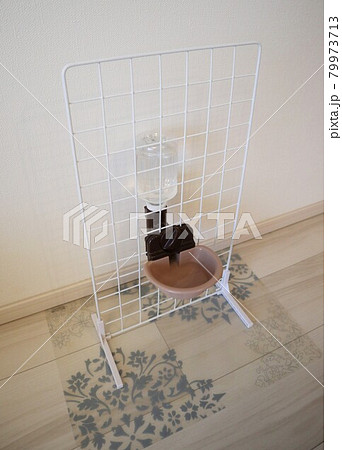 犬用のウォータースタンドをワイヤーネットで手作り 79973713