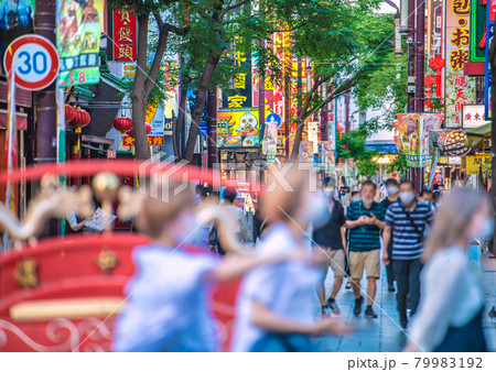 日本の横浜都市景観 東京は4度目の宣言下。感染拡大中だが、横浜中華街には観光客らの姿が…=7月19日 日本の横浜都市景観 東京は4度目の宣言下。感染拡大中だが、横浜中華街には観光客らの姿が…=7月19日 79983192