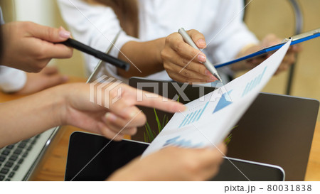 Business team discuss and vote on the next marketing campaign plan 80031838