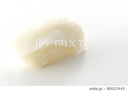 真いかの握り寿司のみを白背景で単品撮影 80032443