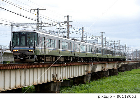 山陽本線を走る223系普通電車6両の写真素材 [80113053] - PIXTA