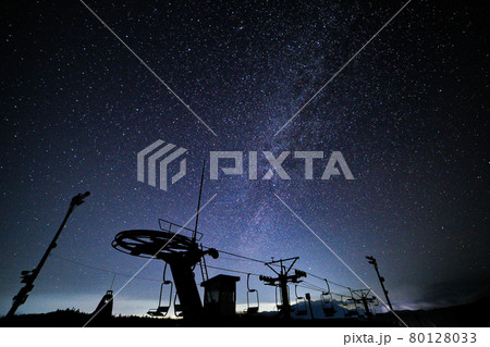 天の川行きリフトに乗って 天の川行きリフトに乗って 80128033