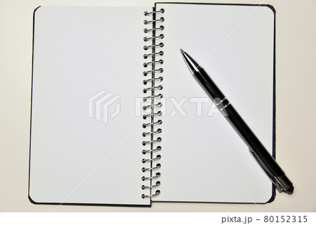 【メモ帳とボールペン】文房具　筆記用具　書く 80152315
