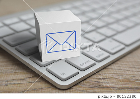 Business contact us online concept 80152380