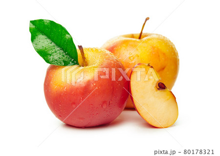 apples on a white background apples on a white background 80178321