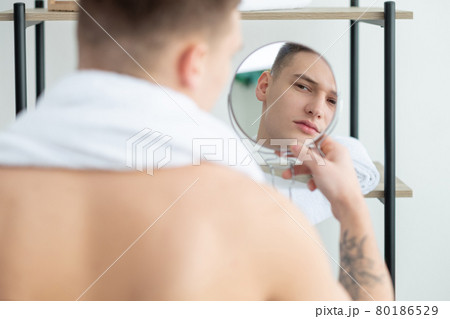 dry skin man face care product allergy mirror dry skin man face care product allergy mirror 80186529