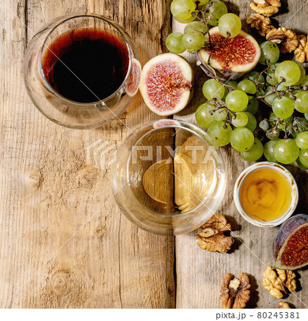 Wine with grapes and figs Wine with grapes and figs 80245381