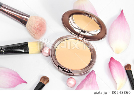 face powder with lotus flower on with background face powder with lotus flower on with background 80248860