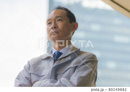 作業着の男性 80249882