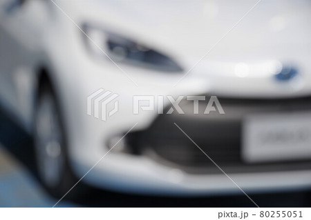 自動車イメージ　新型アクアのフロントマスク　ぼかし 80255051
