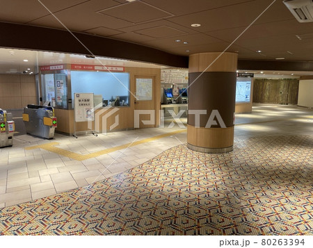 御堂筋線新大阪駅北東改札 80263394