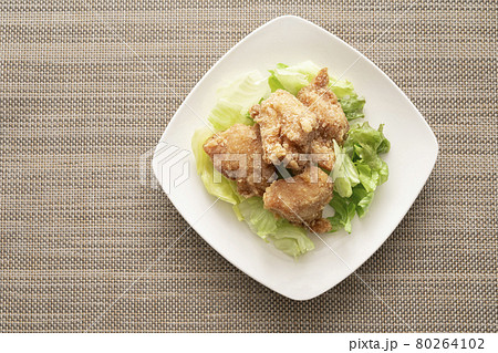 鶏の唐揚げ 鶏の唐揚げ 80264102