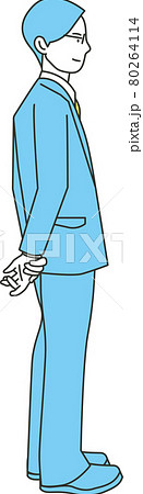 後ろ手を組んでいるスーツ姿の男性 後ろ手を組んでいるスーツ姿の男性 80264114