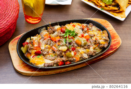 Alambre de ternera - dish of Mexican cuisine 80264116