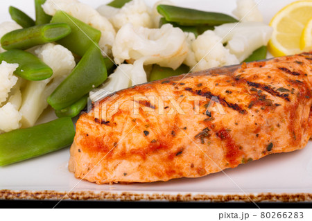 salmon, Provence herbs, lemon, cauliflower, with runner beans 80266283