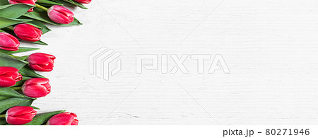 Flowers panoramic border of beautiful pink tulips on wooden background. 80271946