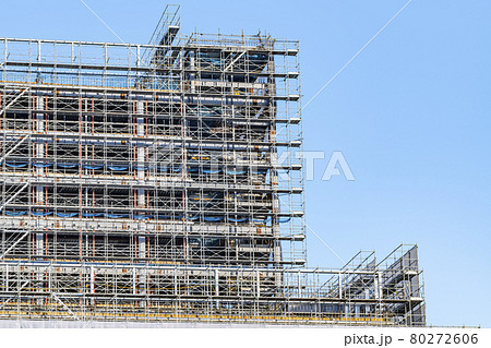 高層ビルの建設現場 高層ビルの建設現場 80272606