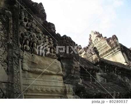 カンボジア、アンコールワットの内部。 80280037