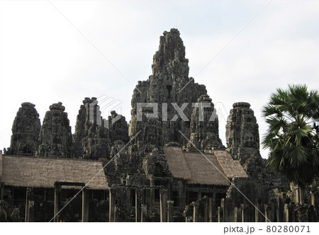 カンボジア、アンコールトムのバイヨン。 カンボジア、アンコールトムのバイヨン。 80280071