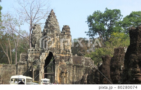 カンボジア、アンコールトム周辺からバイヨンに行く。 カンボジア、アンコールトム周辺からバイヨンに行く。 80280074