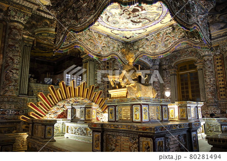 カイディン帝廟（フエ、ベトナム） 80281494