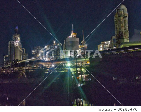 新潟市　工場夜景 80285476