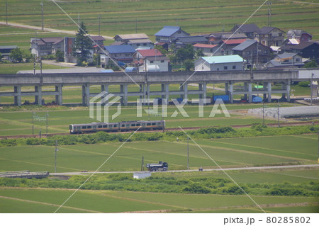 魚沼地方の田園と上越線E129系 魚沼地方の田園と上越線E129系 80285802