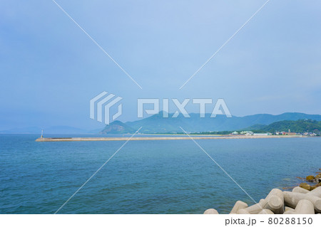 財田川河口から有明浜海水浴場方面を望む(香川県観音寺市) 財田川河口から有明浜海水浴場方面を望む(香川県観音寺市) 80288150