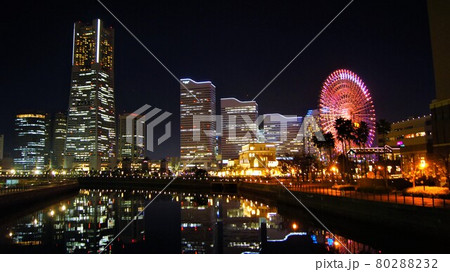 万国橋から見えるみなとみらいの夜景 80288232