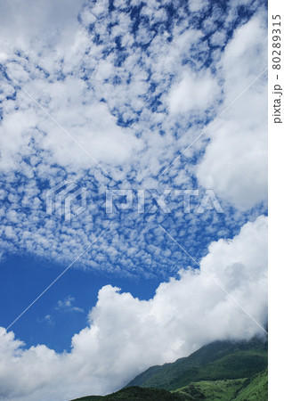 空と山 80289315