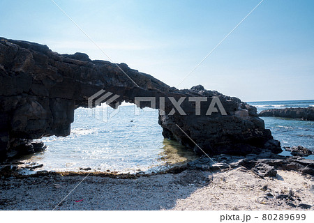 To Vo gate ( The stone gate arch) on Ly Son Island, Quang Ngai Province, Vietnam To Vo gate ( The stone gate arch) on Ly Son Island, Quang Ngai Province, Vietnam 80289699