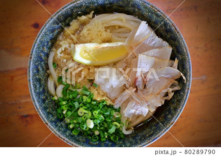 讃岐うどんのぶっかけ冷 80289790