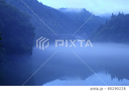只見線・第1橋梁・霧（福島県・三島町） 80290228