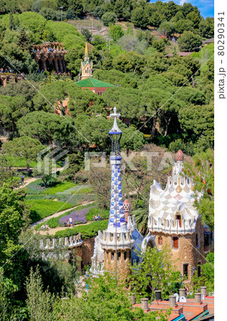 スペイン　バルセロナ　グエル公園 80290341