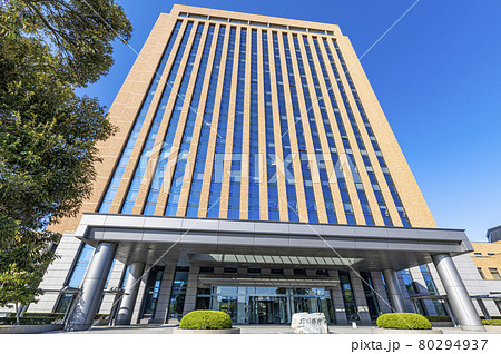 石川県金沢市　快晴の石川県庁 80294937
