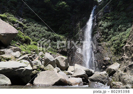 滝沢の不動滝(高速シャッター) 80295398